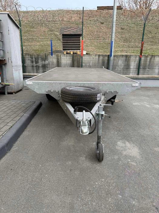 Причіп двовісний. Платформа.