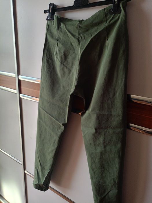 Spodnie materiałowe khaki r. 38/40