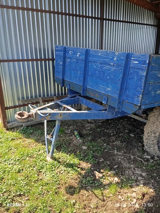 причіп до трактора