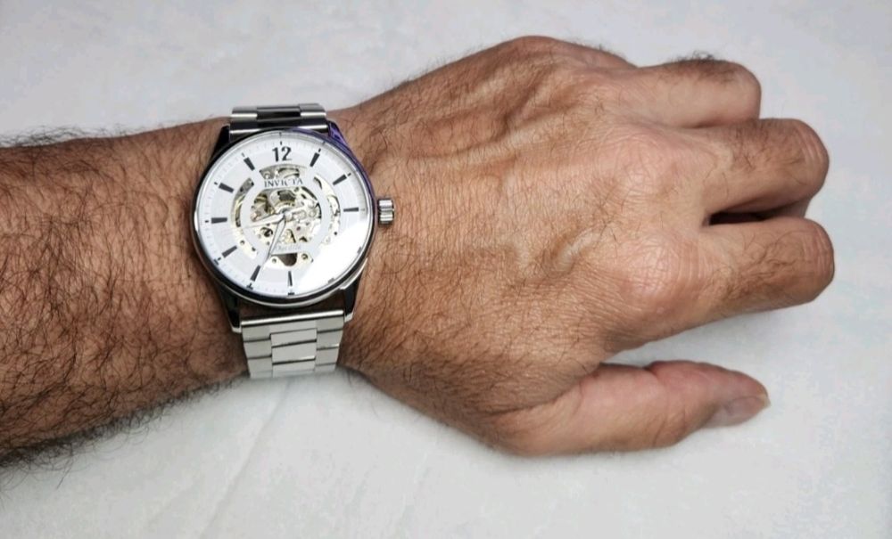 Invicta Objet D'Art годинник