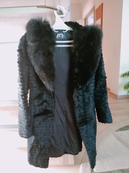 Продам шубу з кролика 42 р