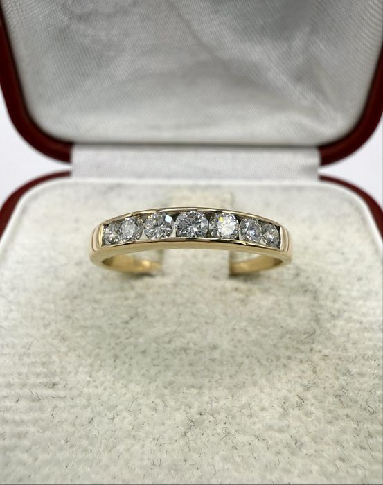 Złoty pierścionek 750 z diamentami 0,45ct VS1/H-I