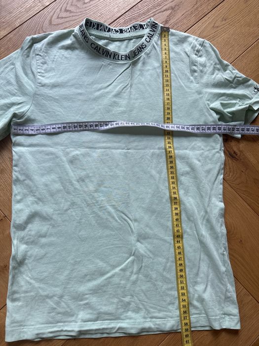 T shirt Tommy hilfiger , Guess