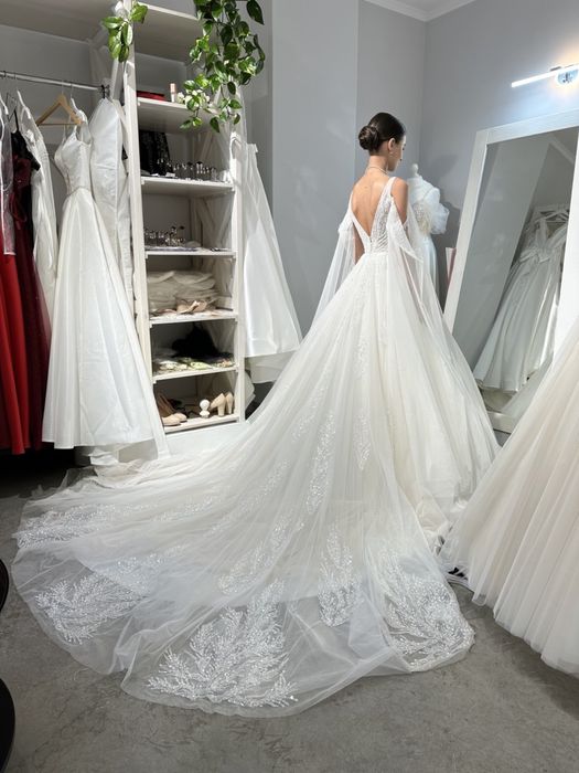 Весільне плаття.