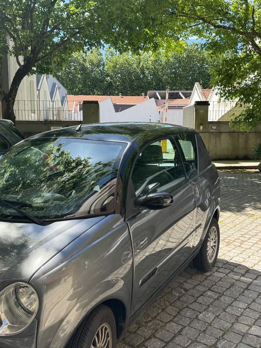 Microcar Cinza e Preto 2008