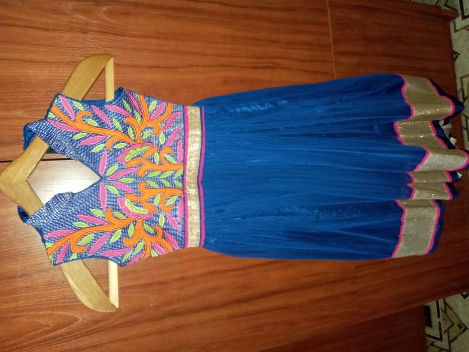 Нарядное платье