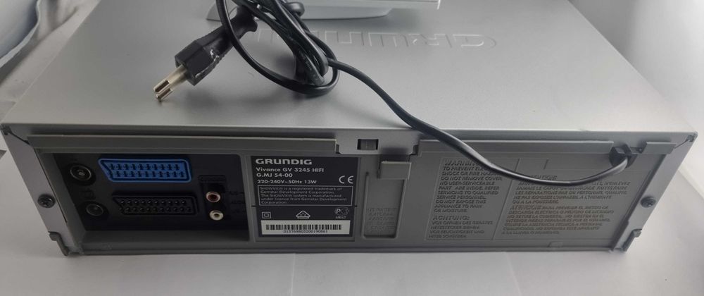 Magnetowid Grundig + pilot