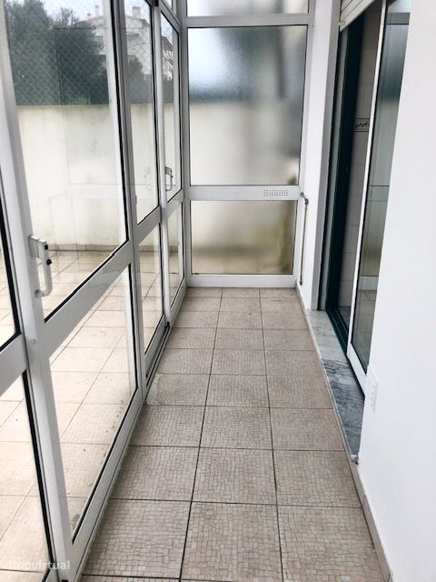 Apartamento T3 com garagem e terraço em Leiria
