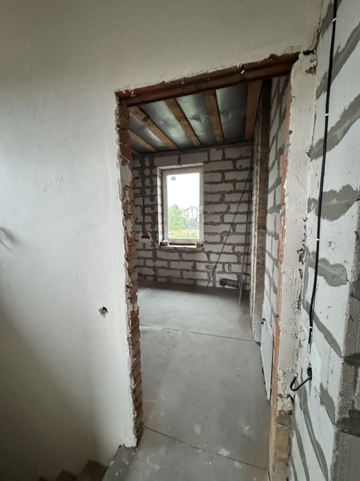 Продаж будинку з гаражем  в Ворзелі Бучанський район можна під ЄОселю