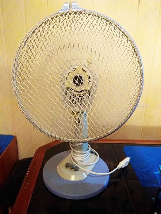 Вентилятор настольный Vitek Ø 23 см Рабочий