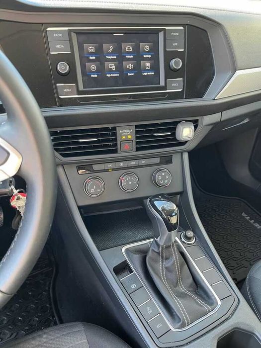 2022 Volkswagen Jetta SEL
