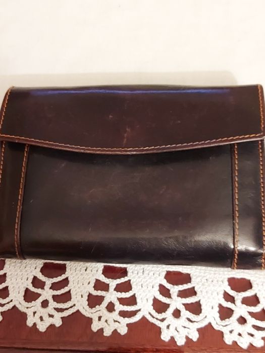 Carteira de Mulher SK em pele Preta c/ linha Castanha.