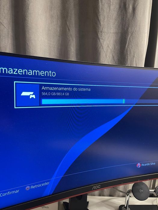Pslaystation 4 Pro 1 TB em bom estado, desbloqueavel