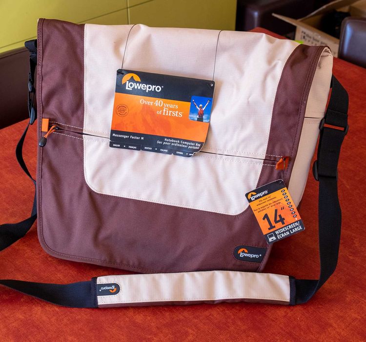 Sacos Lowepro transporte computador 13/14" e 16/17" - NOVOS