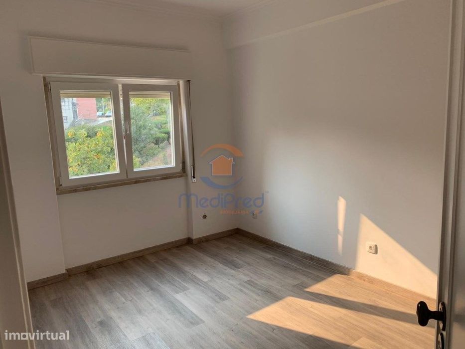 Arrendamento | Apartamento T2 remodelado em Odivelas