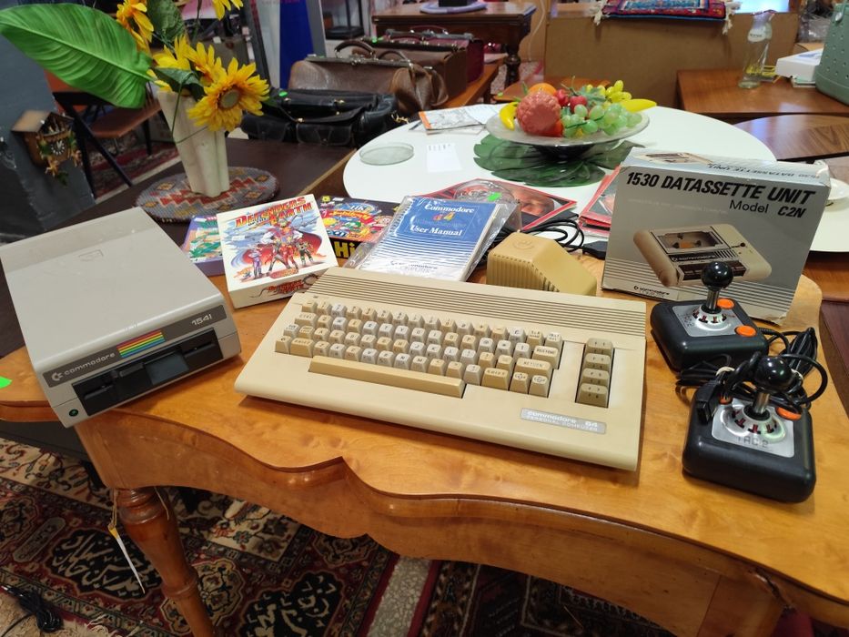 Komputer Commodore 64 vintage