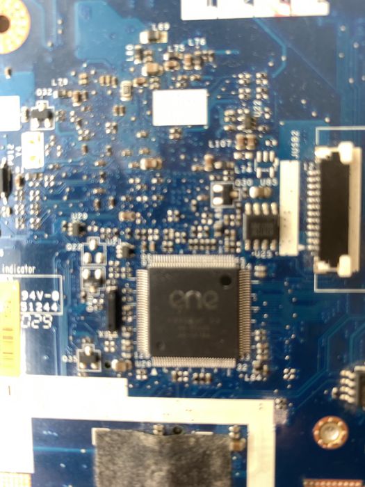 Продам по запчастинах ноутбук Acer e-machines e442