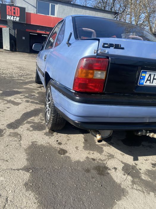 Opel vectra 2.0 injection газ/бенз
