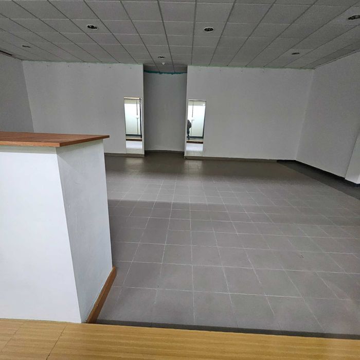 Alugo Loja 90 m² centro comercial