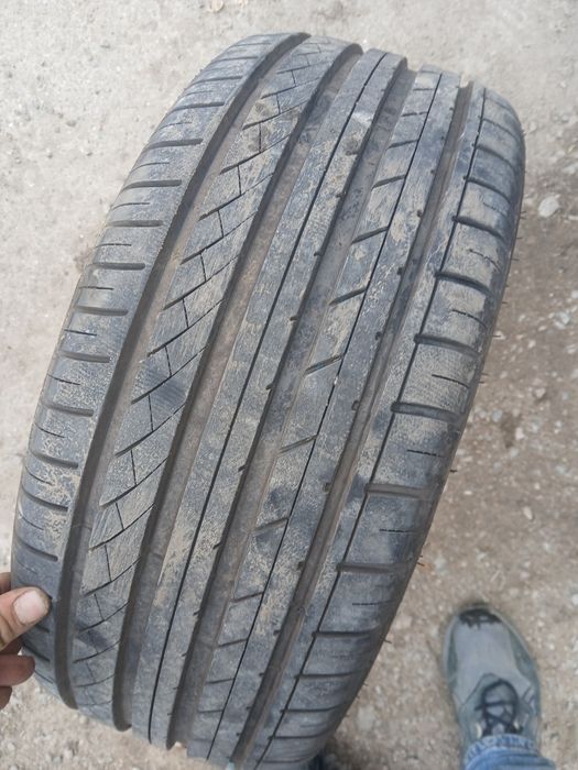 Продам резину 265/60/r18 и 215/35/r18