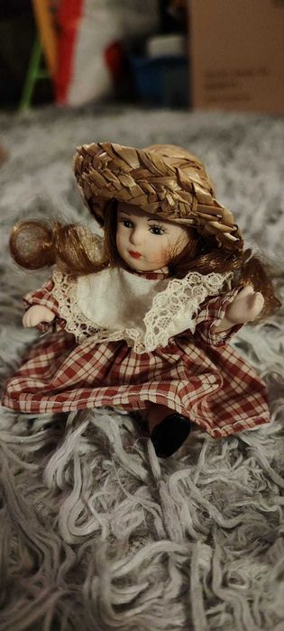 12 cm Porcelain Doll with Square Pattern