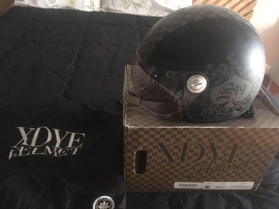 Capacete MT Xdye edição especial
