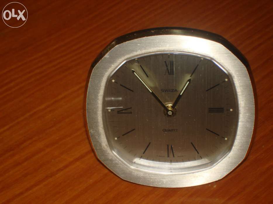 Relógio de mesinha de cabeceira vintage 30 anos Suiço