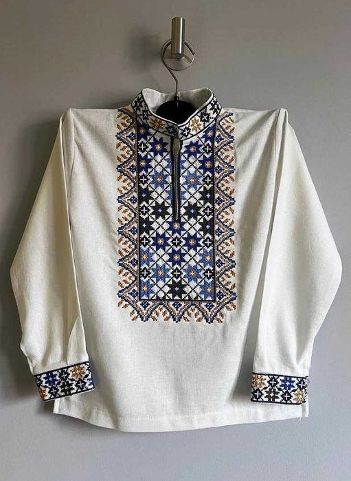 Стильна дитяча вишиванка для хлопчика сорочка вишита з довгим рукавом