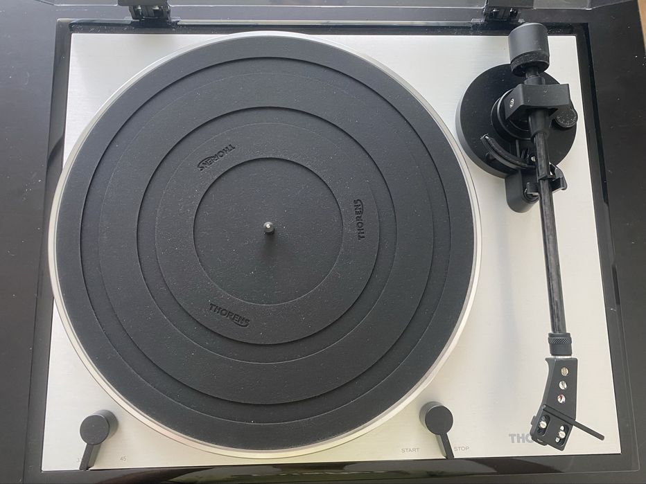 Gira-discos Thorens TD-402 DD com agulha AT-VMN95C