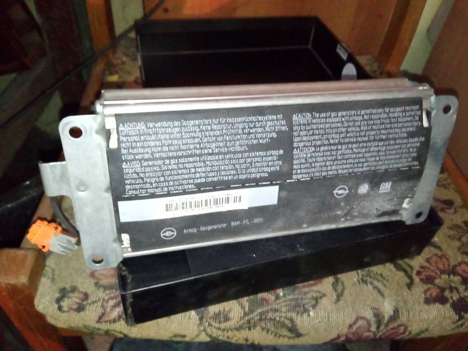 Подушка безопасности пассажира Opel Omega B 1994.