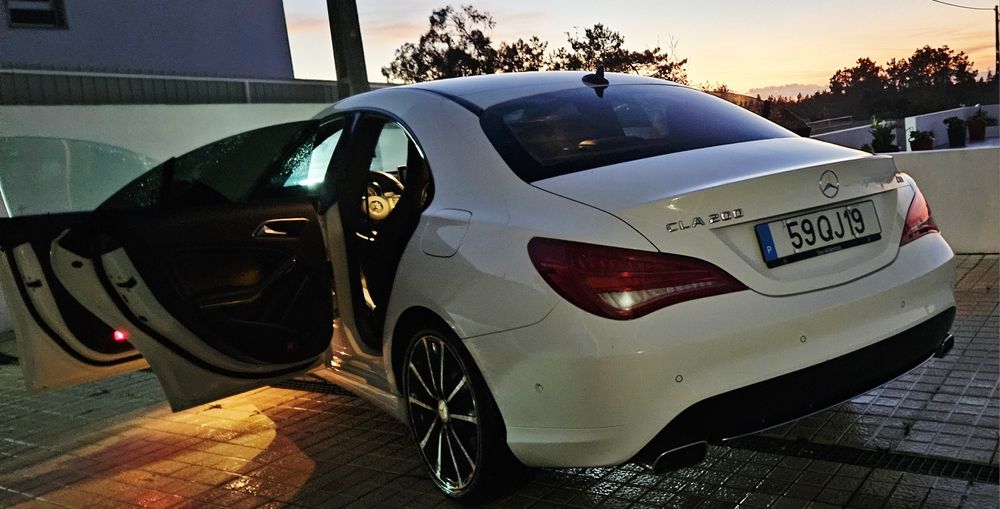 Mercedes-Benz CLA 200 Coupé