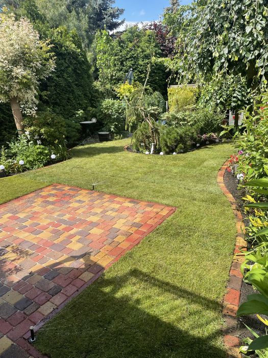 Ogrody, ogordzenia, systemy nawadniające, kosiarki automatyczne