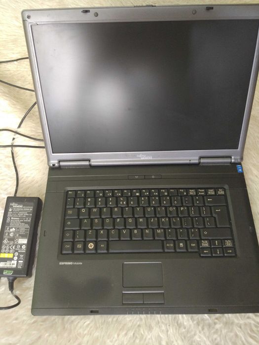 Laptop 64bit Esprimo Mobile D9500