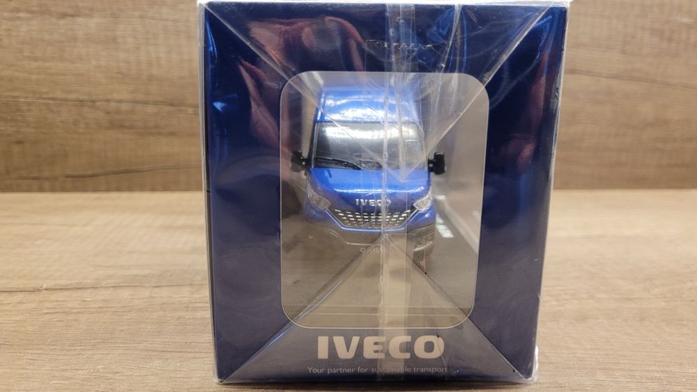 Model IVECO DAILY 2019 1:43 ELIGOR Blue Boreale Furgon MY19 NOWY
