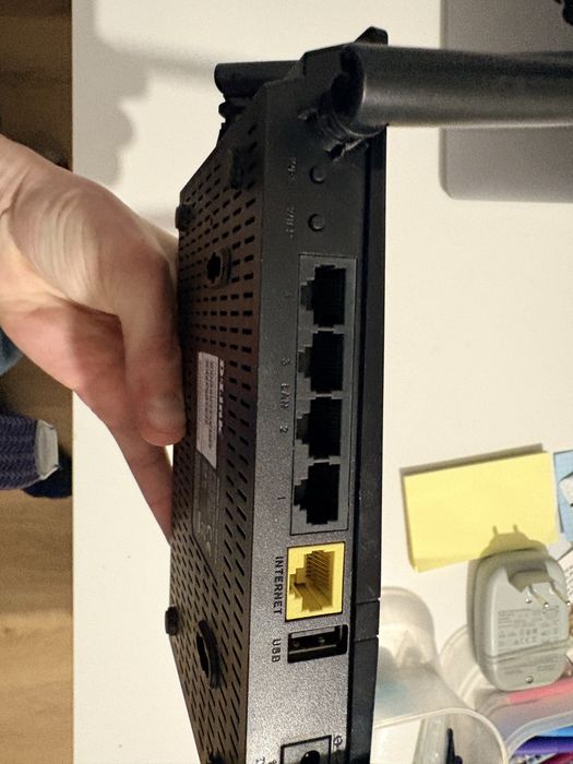 Router Dlink DIR 825