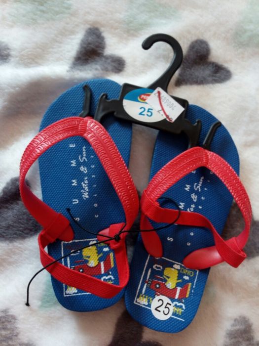 Klapki rozmiar 25 nowe