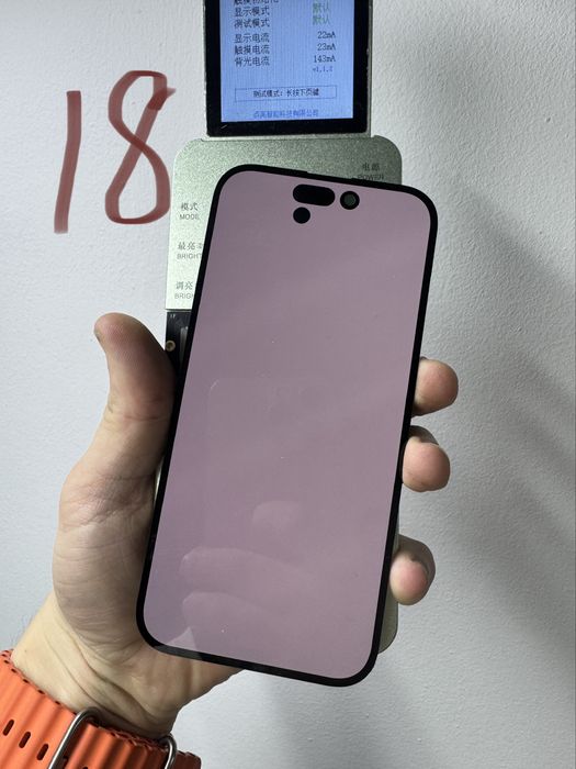 Дисплей оригіна на iPhone 14 Pro з дефектом