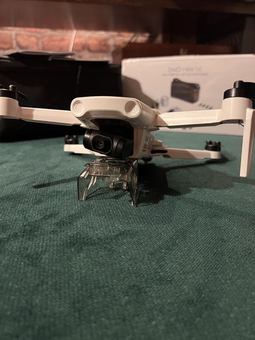 Dron HUBSAN Zino Mini se 249 g