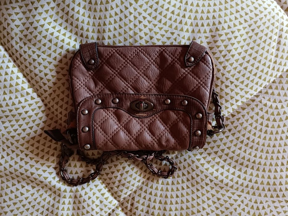 Bolsa tira colo castanha