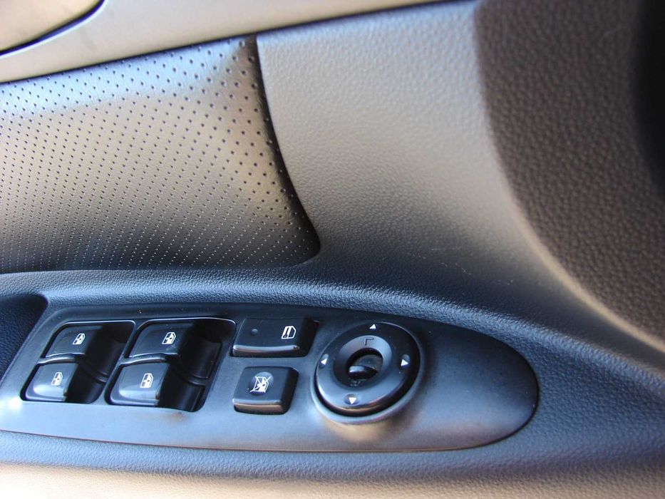 KIA Magentis 2.0 АВТОМАТ 2008 год (на коже)