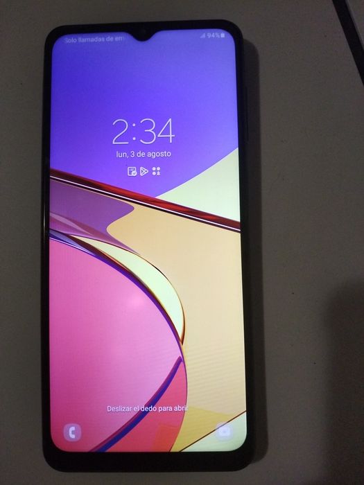 Omodelo é Samsung Galaxy12 com capa incluída