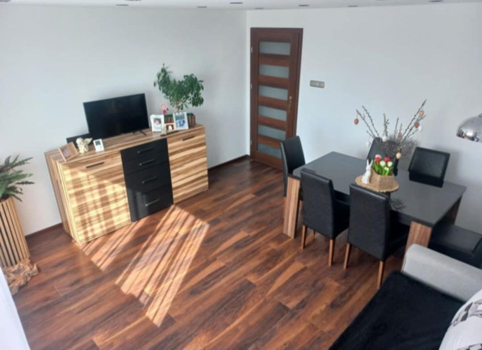 Sprzedam mieszkanie 2 pokojowe 69,80 m2, ogród garaż piwnica