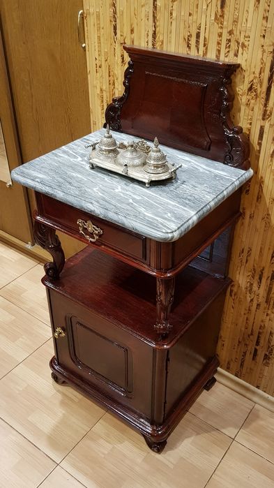 Тумбочка ,тумба.