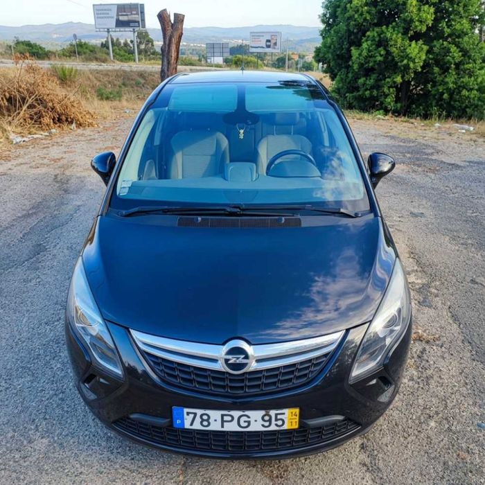 Opel Zafira 1.6 Cdti com teto panorâmico e possibilidade de troca