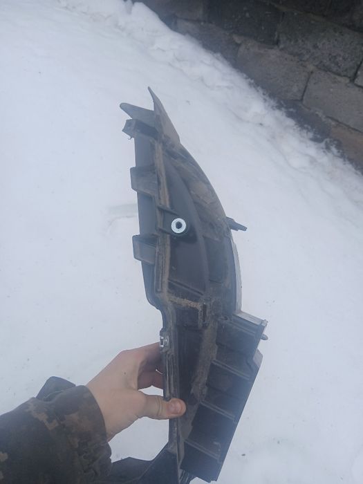 Продам крило на ліфан кп 200