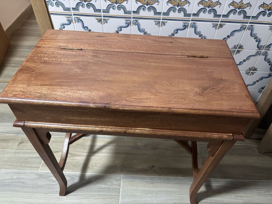 Secretaria escrivaninha em madeira