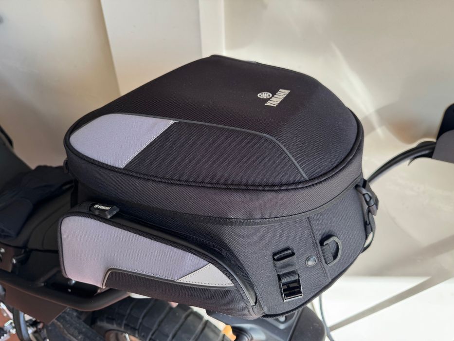 Mala traseira Yamaha. 24 litros extensível até 36 litros.