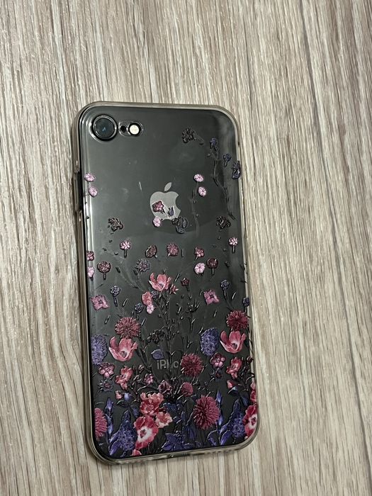 Чохли IPhone 8