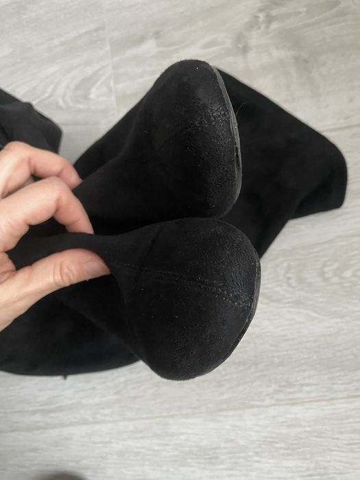 Kozwki za kolano 39 czarne streczowe jak nowe na obcasie zamszowe