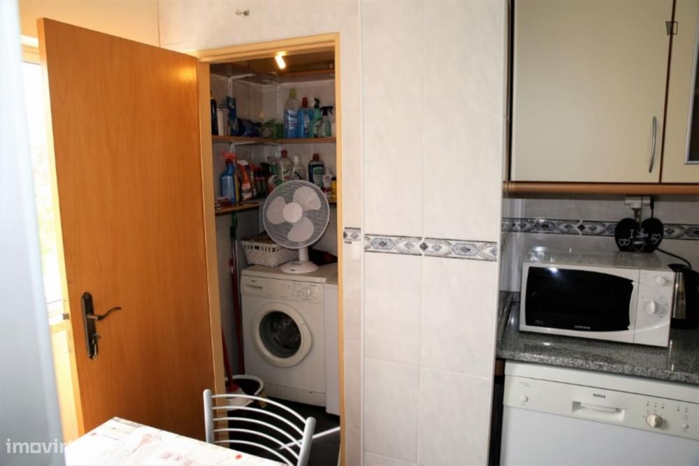 Quarto - localizado em Roma-Areeiro Lisbon